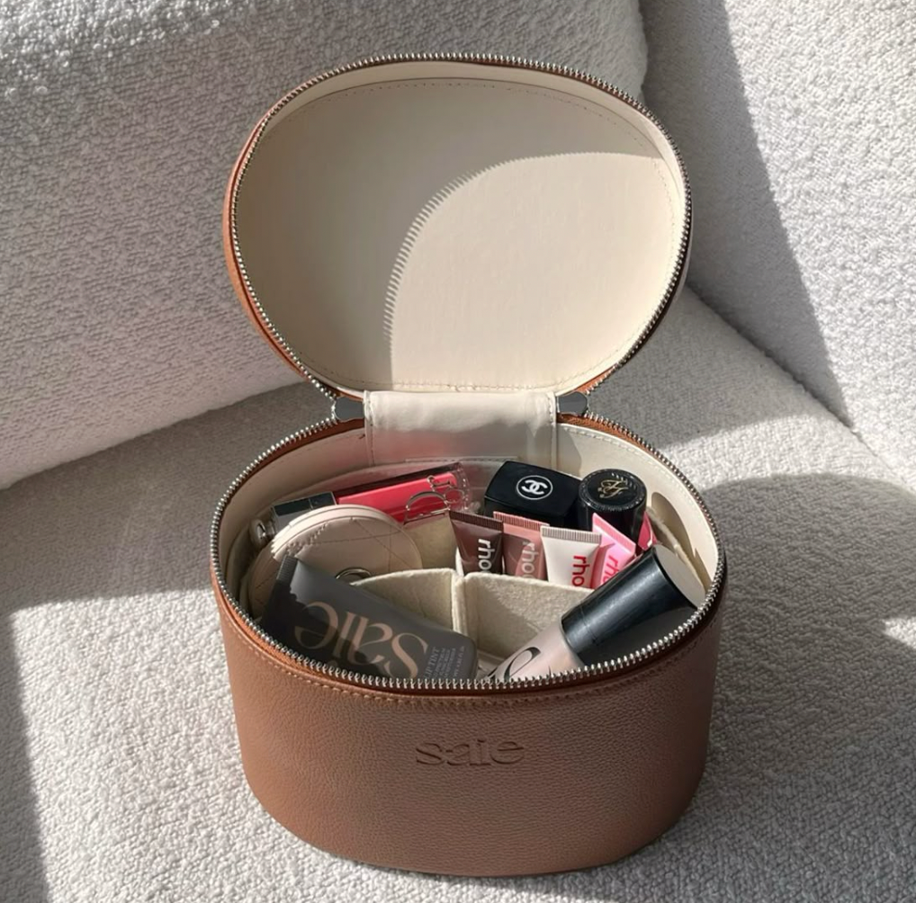 𝐈𝐍𝐅𝐀𝐋𝐓𝐀𝐁𝐋𝐄𝐒