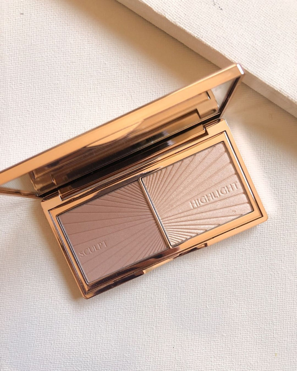 Charlotte Tilbury- Paleta contorno & Iluminador